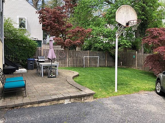 3rd image of 16 Southminster Dr