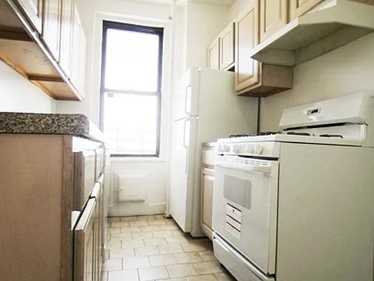 Rented by City Connections Realty | media 12