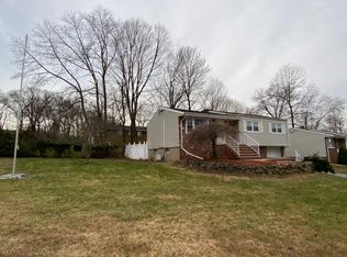 33 Siek Rd, Butler, NJ 07405