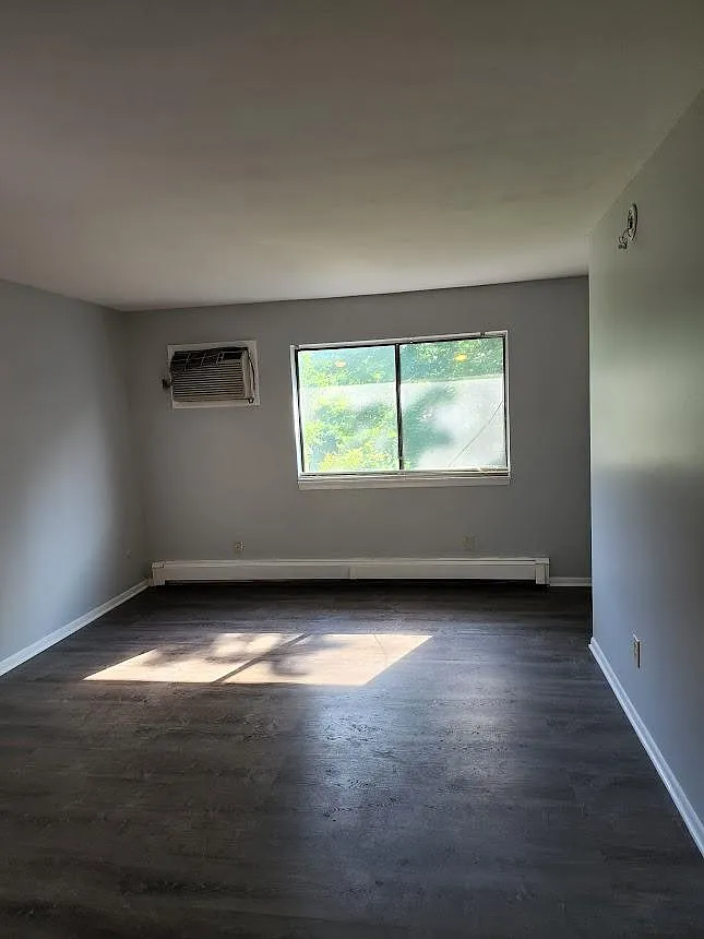 105 Herkimer St — Photo 3