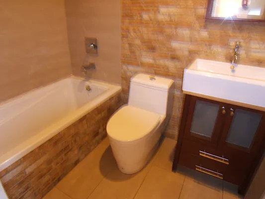 Rented by Joel Weisz, LREB | media 71