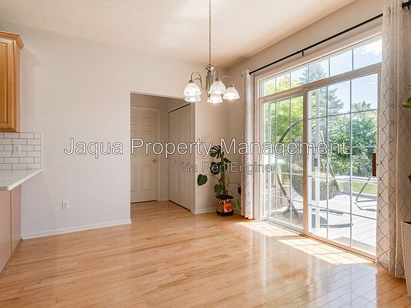 4th image of 3397 Hampstead Ct