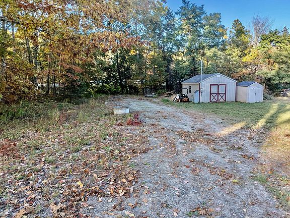 3rd image of 25 Ledgewood Road