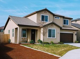 2839 S Oakhurst Ct, Visalia, CA 93292