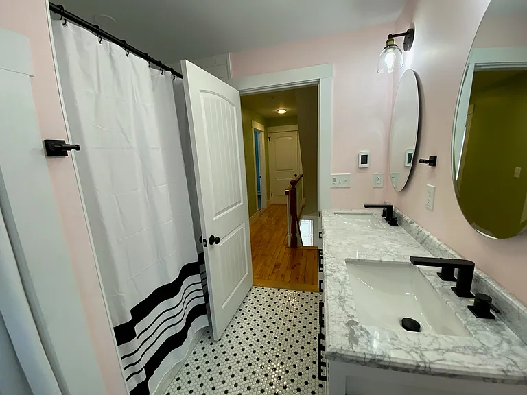 189 E Bow St #B — Photo 16