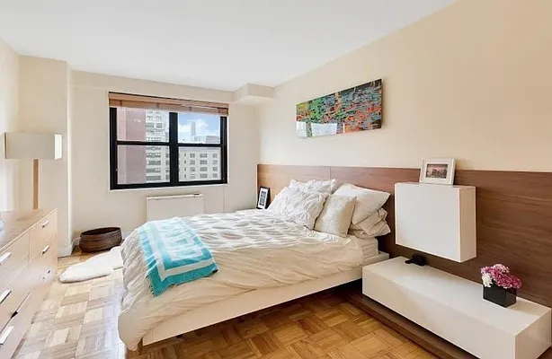 Sold by Corcoran | media 8