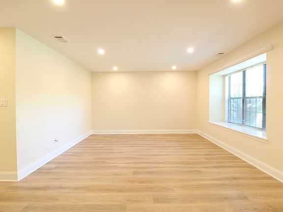 3rd image of 97 Wyndham Pl