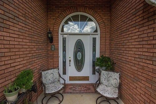 3rd image of 1407 Newbury Ln