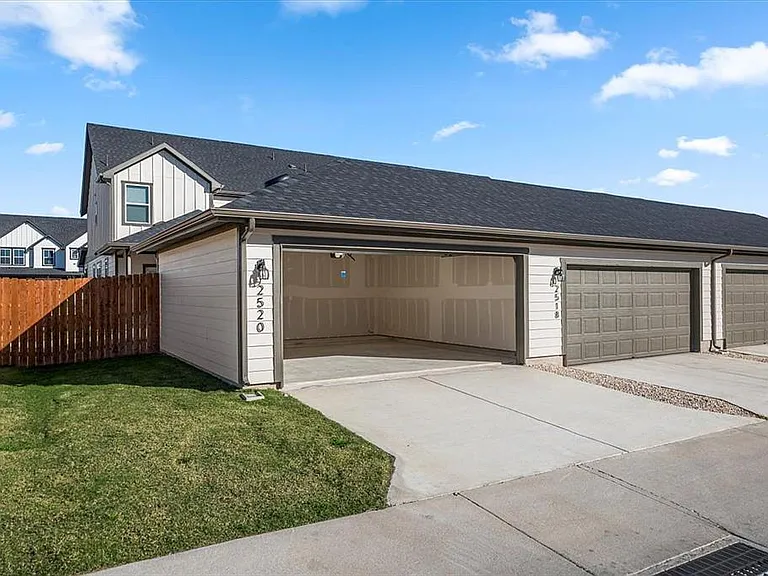 2517 Violet Theo Ln — Photo 25