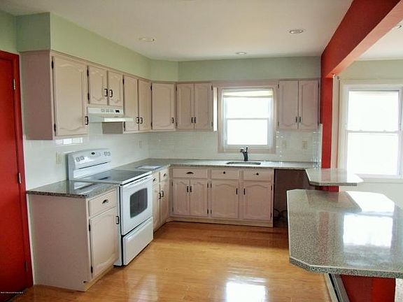 2nd image of 61 Millbrook Dr