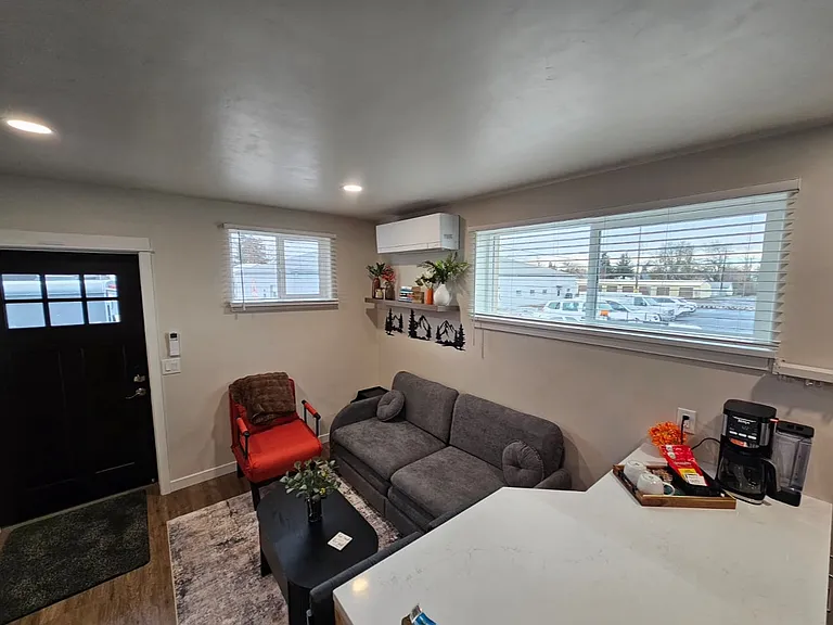 224 W Main St — Photo 2