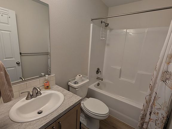 3rd image of 9348 Greenbriar Dr