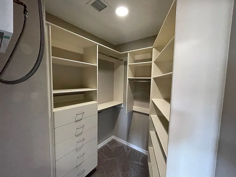 Cedar Ridge Apartments — Photo 9