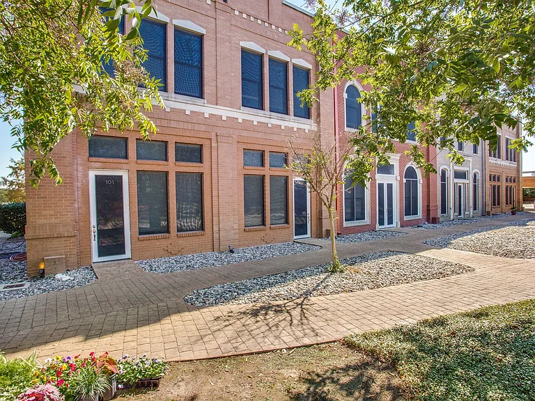 11351 Hilltop Rd — Photo 25