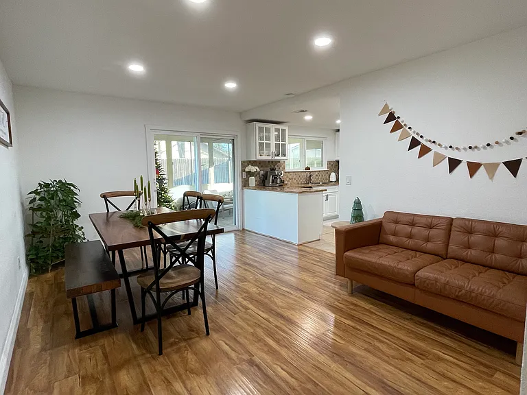 7174 Predial Way — Photo 3