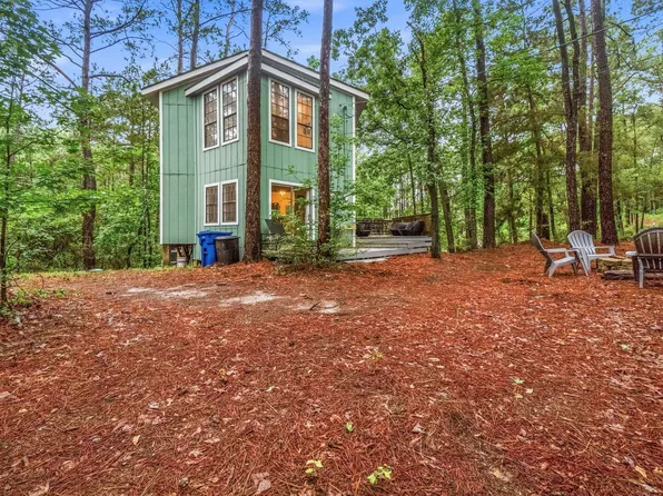 465 Creek Dr, Onalaska, TX 77360
