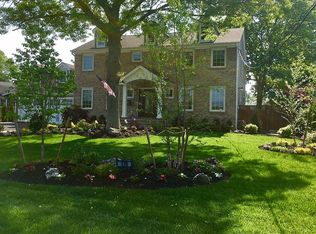 170 Melbury Rd, Babylon, NY 11702