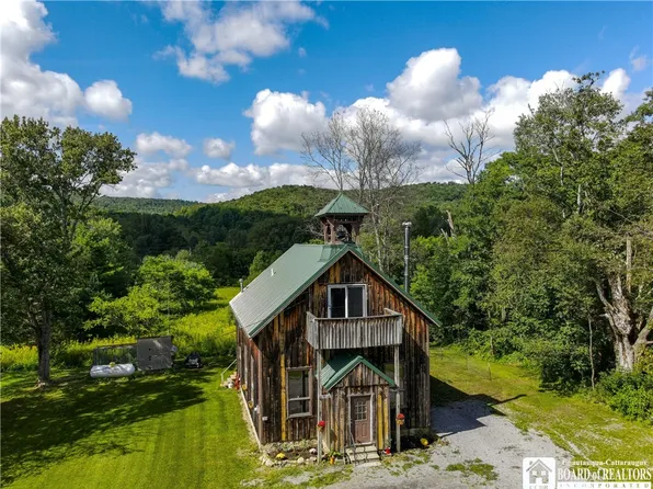 4492 Humphrey Rd, Great Valley, NY 14741