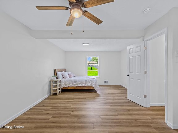 4th image of 287 Oakridge Dr