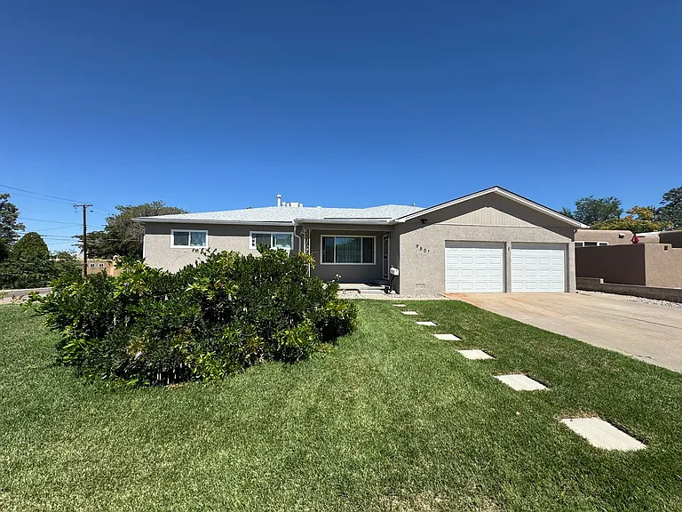 9501 Arvilla Ave NE — Photo 1