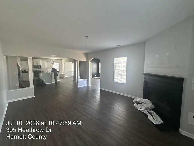 395 Heathrow Dr — Photo 12