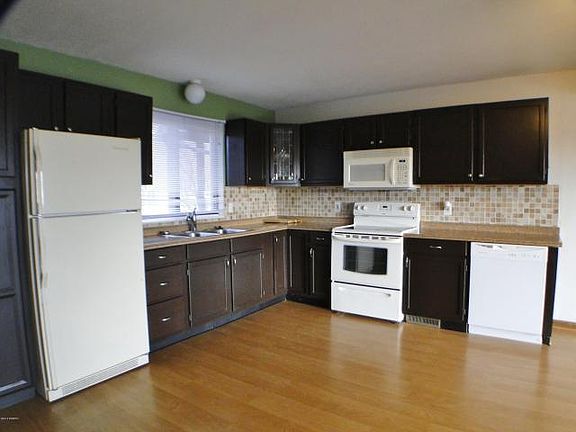 3rd image of 551 Gidley Ave APT E