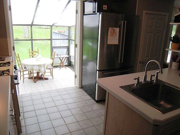 Kitchen & Breakfast/Atrium Room
