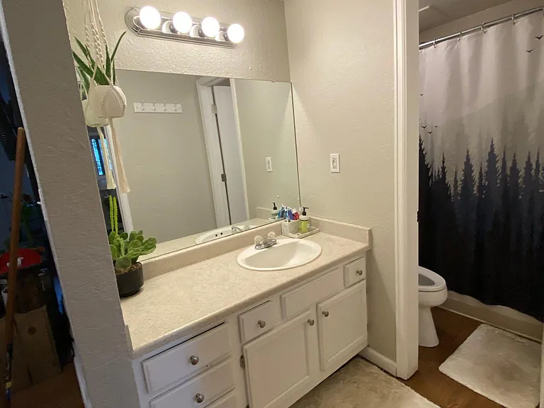 1370 Estes St #101 — Photo 11