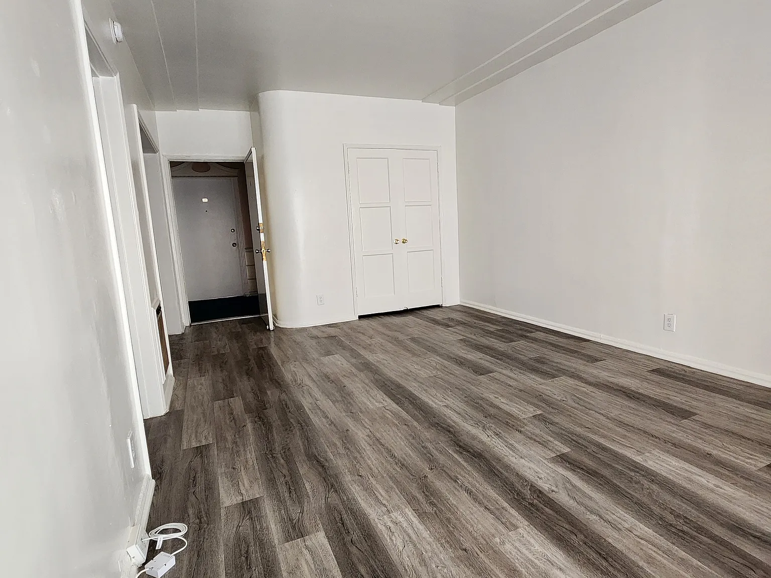 Studio, 500 sqft, $1,495 — Photo 3