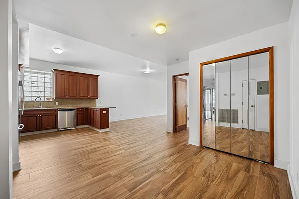Sold by Ilite Realty Inc | media 35