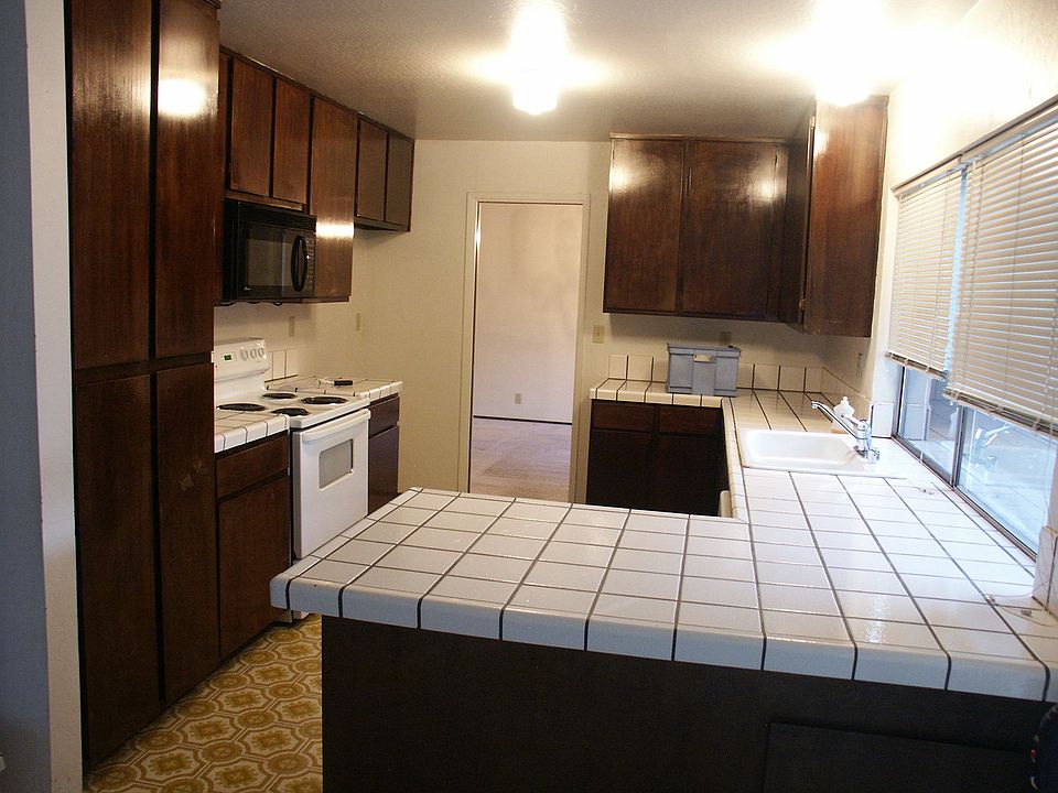 2nd image of 465 Spetti Dr