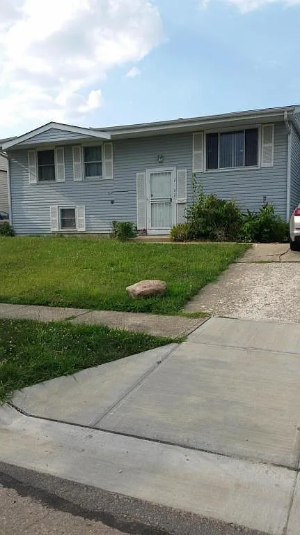 2162 Lisa Dr photo 1