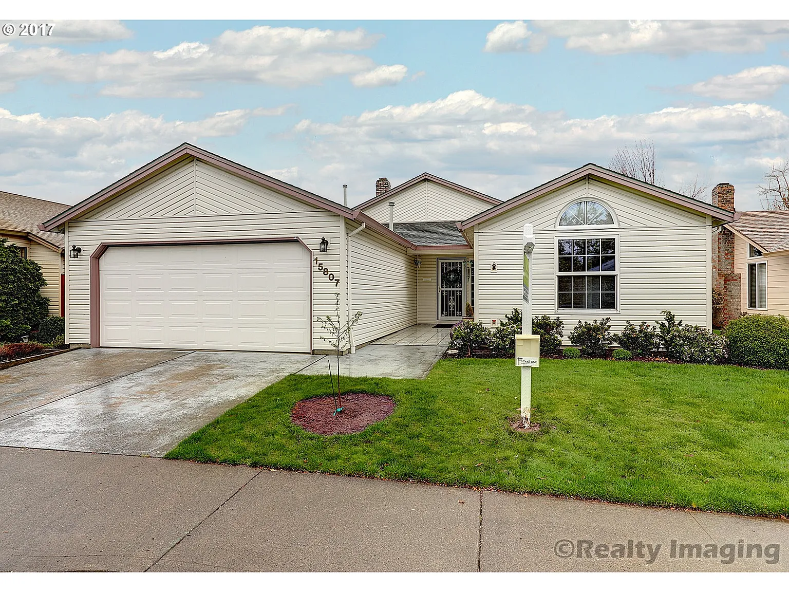 15807 NE Sacramento St photo 1