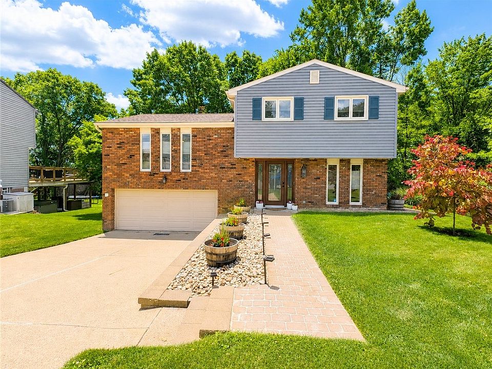 1st image of 111 Crestwood Dr