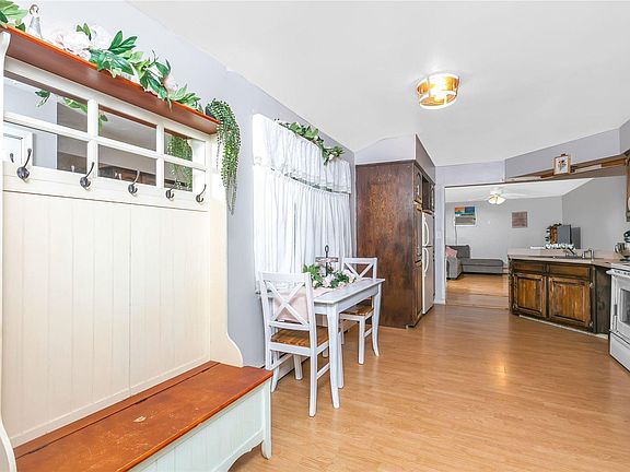 4th image of 34 Haight St