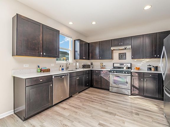 5th image of 10448 Red Oak Dr