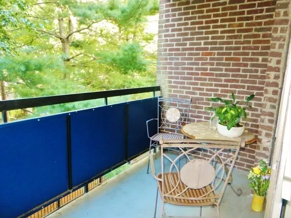 32 Whites Ave #E334, Watertown, MA 02472
