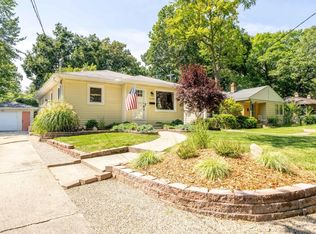 1539 Herrick Ave NE, Grand Rapids, MI