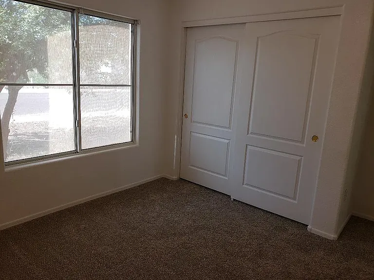 1370 E Cactus Bloom Way — Photo 11