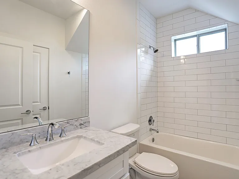 5422 Darling St #A — Photo 24