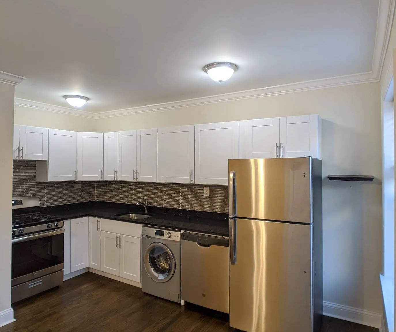 Studio, 400 sqft, $2,045 — Photo 4