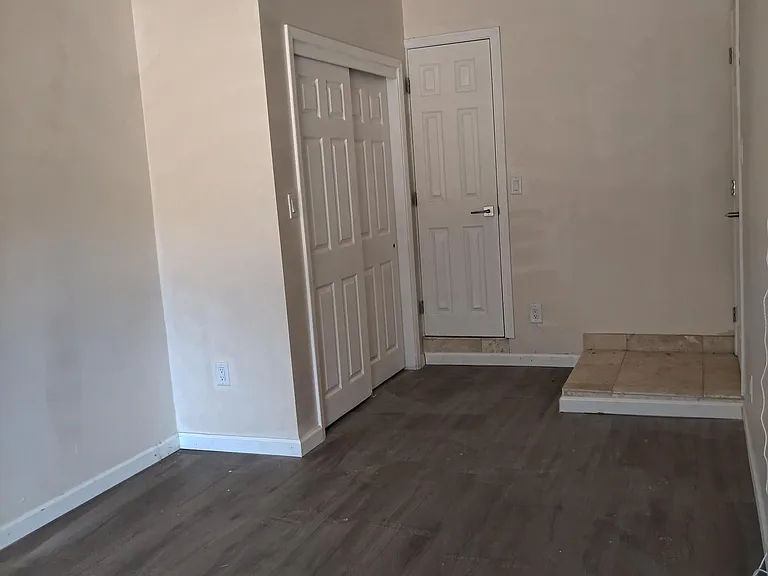 1321 E Mabel St — Photo 30