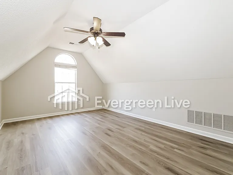 131 Leggo Ave — Photo 15