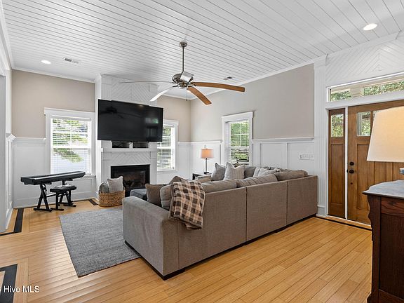 4th image of 1645 Pierce Street SW