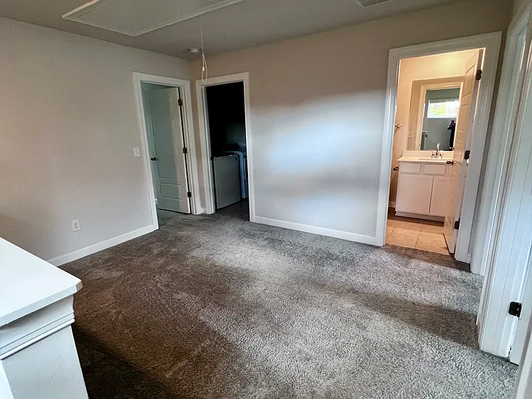 408 Hillrock Ct — Photo 13