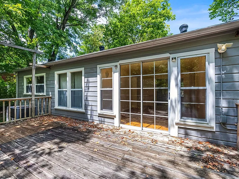 2445 W Mount Comfort Rd — Photo 25