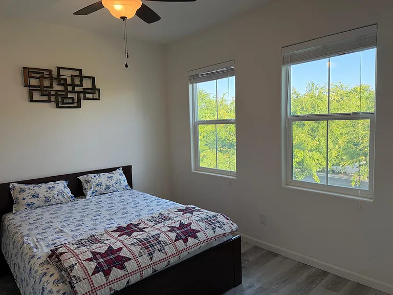 2450 Ellis Town Dr — Photo 2