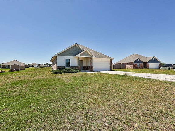 3rd image of 15944 Spur Cir