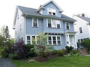 2915 Scarborough Rd, Cleveland Heights, OH 44118