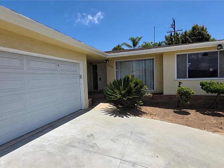 6034 S Kings Rd — Photo 3